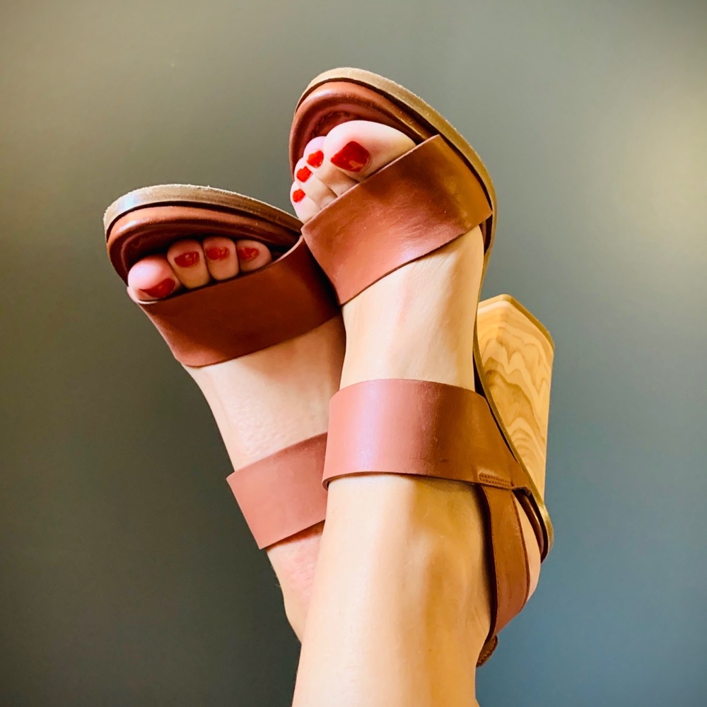 Vince whisky brown wooden heel, chunky sandal